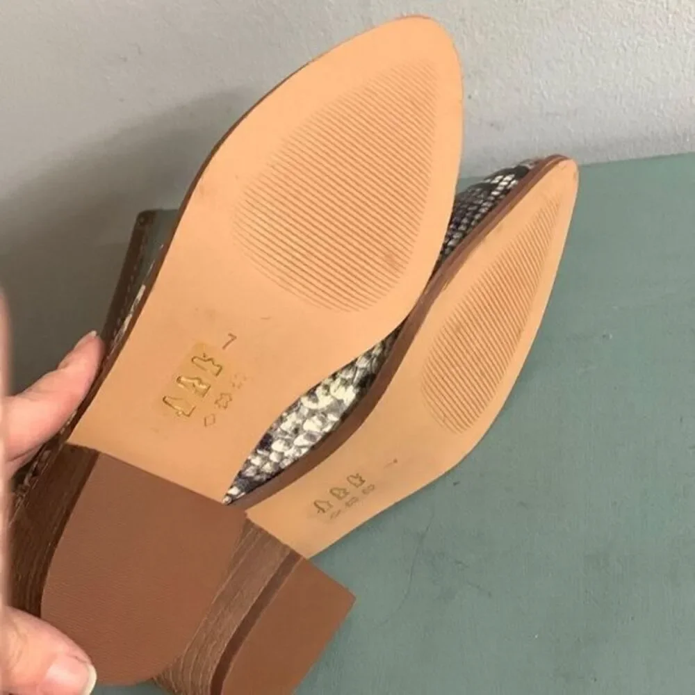 ‎Madewell Low chelsea Snake-Embossed Leather Boot - Size 7